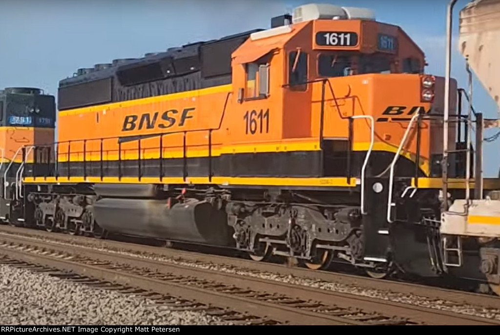 BNSF 1611